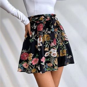 🌞 3 for $15 | Floral Print Skirt